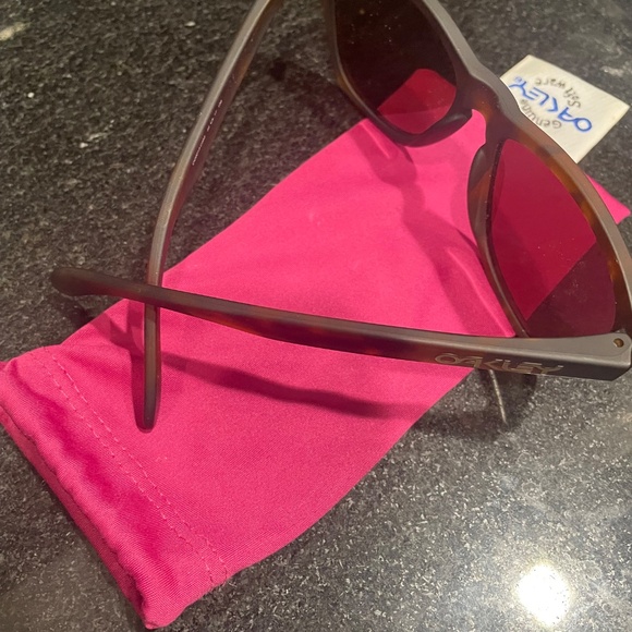 Oakley sunglasses main image 5